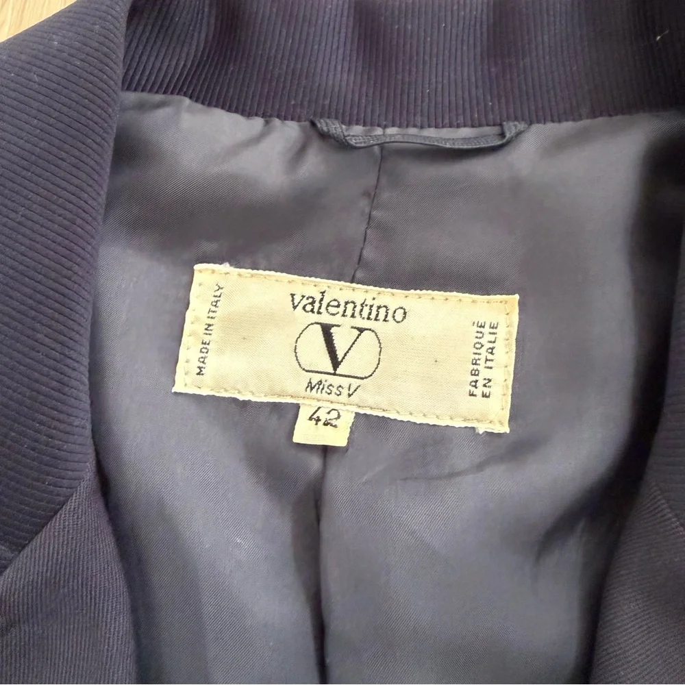 Vintage Valentino Miss V Navy Cropped Blazer with Gold Buttons - Picture 7 of 11